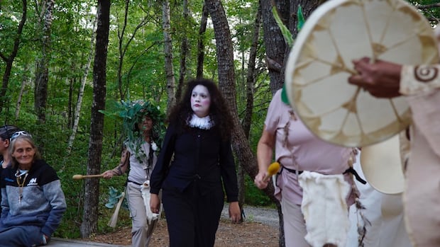 mi’kmaw-play-to-go-on-in-halifax-park-after-ns.-wildfire-restrictions-cause-uncertainty