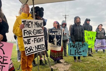 mining-opponents-demonstrate-as-brokenhead-ojibway-nation-votes-on-sio-silica-partnership