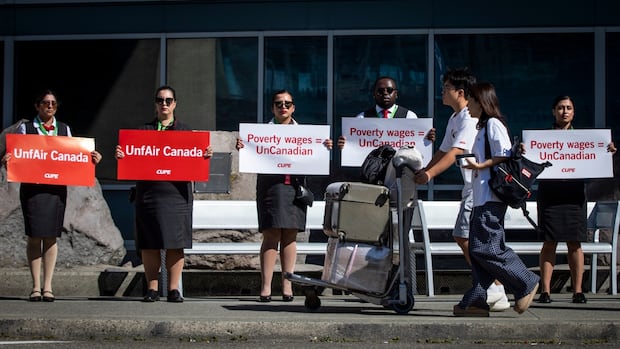 here’s-what-you-need-to-know-as-air-canada-flight-attendants-rally-on-‘day-of-action’