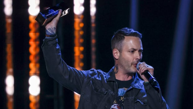bc.-born-country-singer-dallas-smith-winks-at-trump’s-annexation-threats-with-51-date-canadian-tour