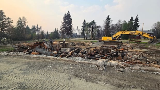 northern-sask.-residents,-opposition-ask-why-premier-scott-moe-hasn’t-visited-some-fire-stricken-communities