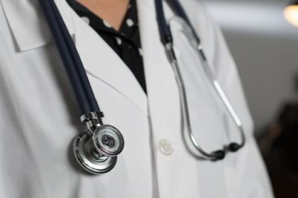 manitoba-was-supposed-to-get-150-doctors-from-a-recruitment-firm.-the-province-got-2