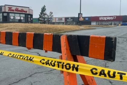 business-owners-make-best-of-bad-situation-as-halifax-wildfire-burns-nearby
