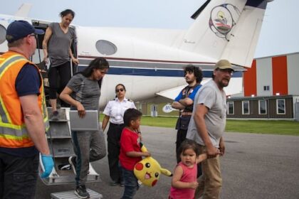 ‘not-acceptable’:-pukatawagan-deputy-chief-pans-manitoba-hydro-repair-plan-as-fire-evacuees-remain-displaced