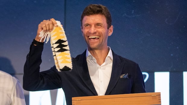 ‘knees-of-a-15-year-old’:-smiling-soccer-star-muller-begins-new-chapter-with-vancouver-whitecaps
