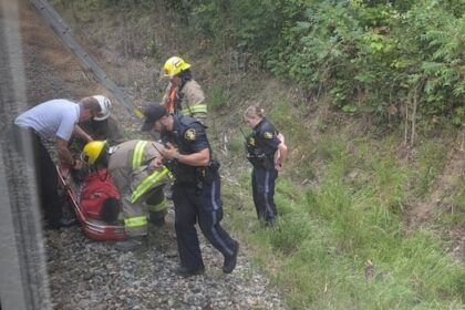man-charged-for-‘surfing’-atop-moving-train-near-alexandria
