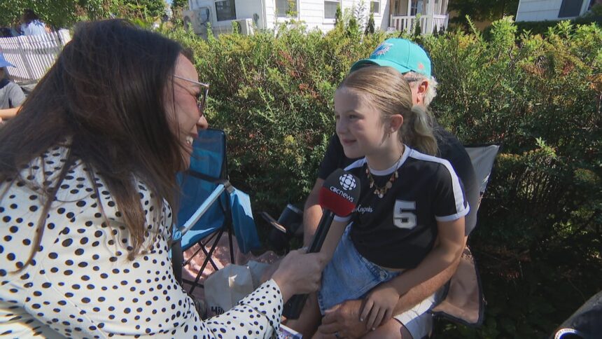 why-does-everyone-love-a-parade?-cbc’s-louise-martin-went-to-gold-cup-2025-to-find-out