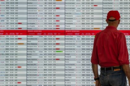 air-canada-suspends-operations-as-flight-attendants-go-on-strike