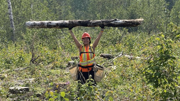 land-based-training-helps-indigenous-youth-build-vocational-skills,-lasting-relationships