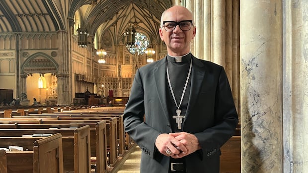 bishop-of-charlottetown-gives-pope-leo-xiv-island-inspired-handmade-rosary