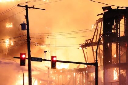 construction-site-fire-in-langley,-bc.,-shuts-nearby-roads
