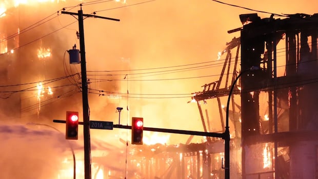 construction-site-fire-in-langley,-bc.,-shuts-nearby-roads