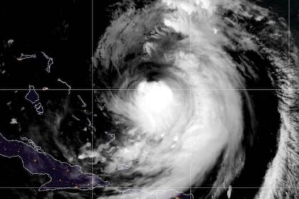 hurricane-erin-expected-to-bring-wind,-strong-waves-to-atlantic-provinces