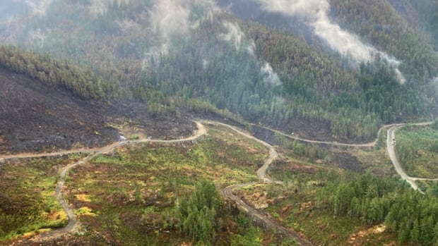 crews-working-to-prevent-spread-of-vancouver-island-fire