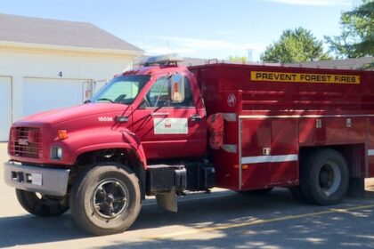 firefighting-crews-tiring-as-wildfires-still-burn-out-of-control-in-nb.