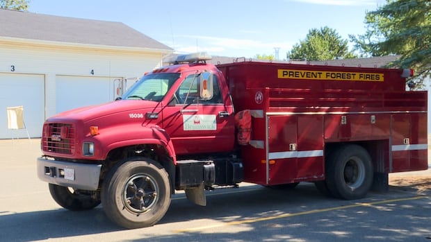 firefighting-crews-tiring-as-wildfires-still-burn-out-of-control-in-nb.