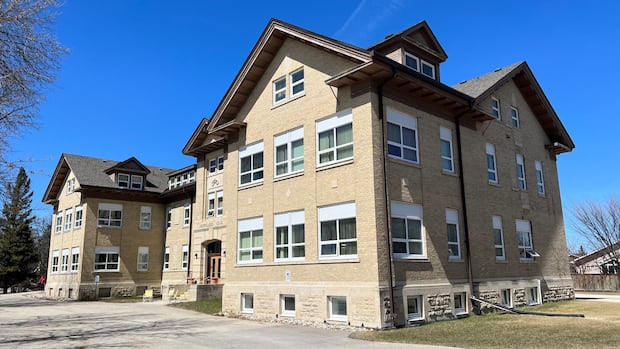senior-recoups-$10k-after-being-forced-out-of-winnipeg-assisted-living-facility-for-renos-that-never-happened