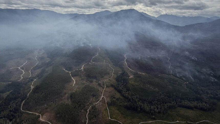 evacuation-orders-and-alerts-lifted,-but-vancouver-island-fire-troubles-first-nations