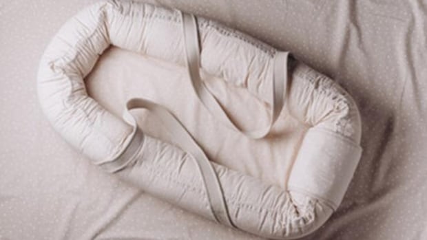 health-canada-recalling-several-baby-loungers,-warns-of-suffocation-risks