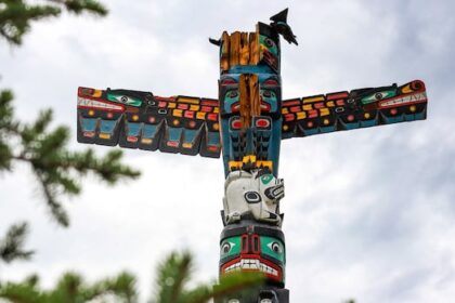 carver-charles-joseph-determined-to-fix-totem-pole-so-it-can-be-a-reminder-of-canada’s-residential-schools