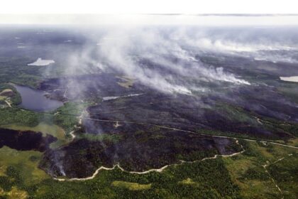 wind-effects-from-hurricane-reach-nova-scotia-as-crews-attempt-to-prevent-them-from-spreading-long-lake-fire