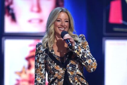 sarah-mclachlan’s-daughter-offered-to-skip-graduation-to-see-her-mom-perform-with-one-of-gen-z’s-favourite-djs