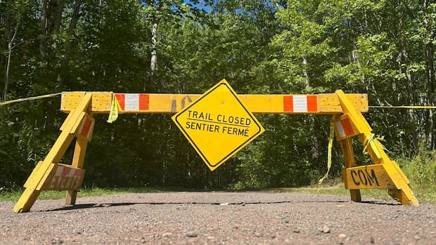 which-trails,-parks-are-open-and-closed-this-weekend-as-firefighting-continues