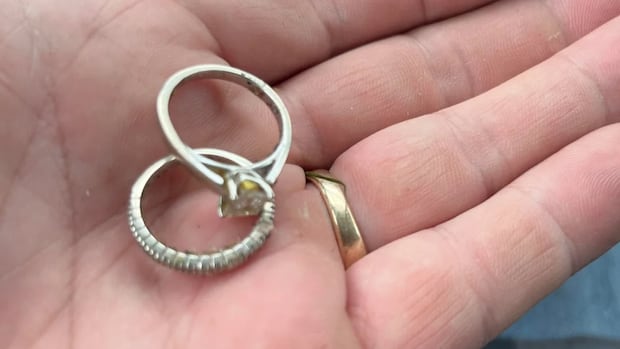 mission-couple-finds-missing-wedding-rings-in-landfill
