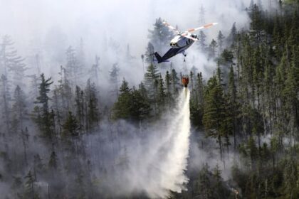 long-lake-wildfire-expected-to-grow-sunday-due-to-‘extreme-fire-conditions,’-says-dnr