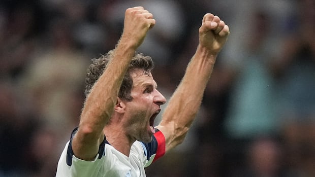 ‘shine-as-bright-as-we-can’:-thomas-muller’s-first-goal-for-vancouver-whitecaps-brings-wild-win