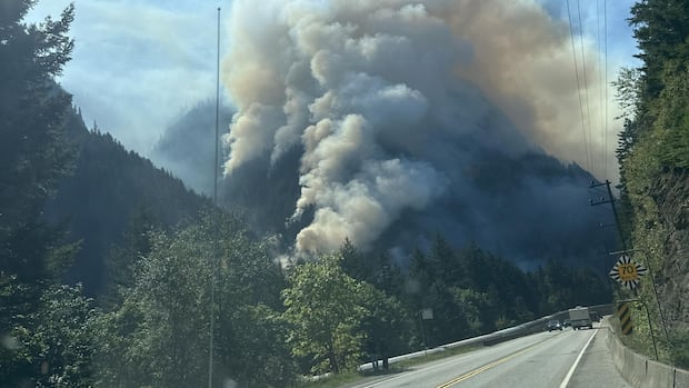 wildfire-prompts-evacuation-alerts-north-of-hope,-bc.,-air-quality-warning-in-fraser-valley