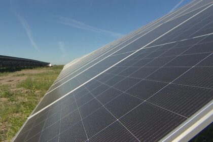 solar-energy-to-help-power-saskatoon-airport
