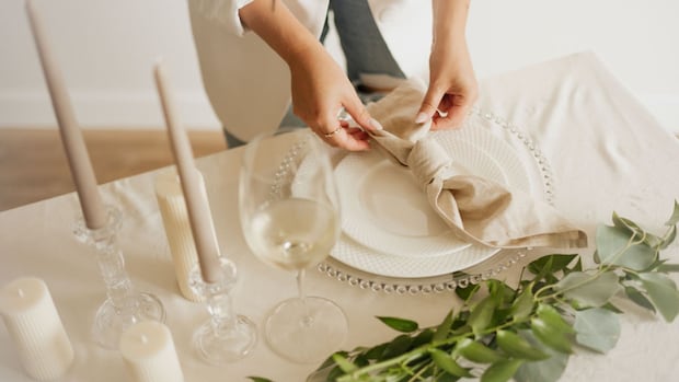 thinking-outside-the-ring-box:-get-caught-up-on-the-latest-wedding-trends