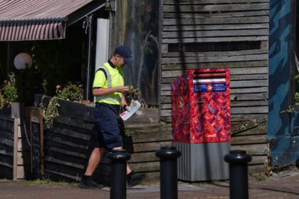 canada-post-lost-$407m-in-2nd-quarter,-says-customers-seeking-out-other-parcel-carriers