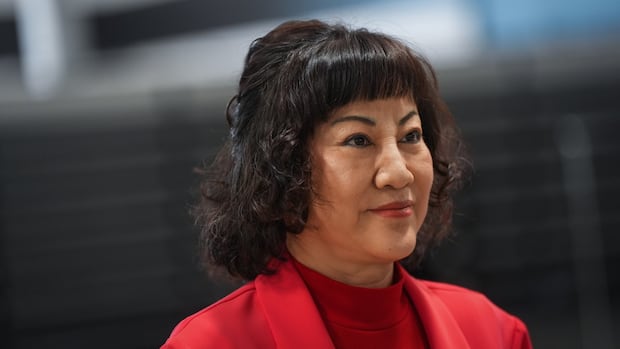 hudson’s-bay-wants-to-sell-leases-to-billionaire-to-appease-lender’s-cash-demands,-landlords-charge