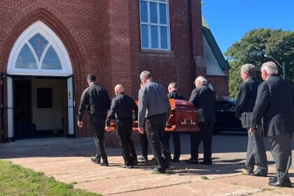 family,-friends-and-politicians-attend-gail-shea’s-funeral-in-tignish,-pei.