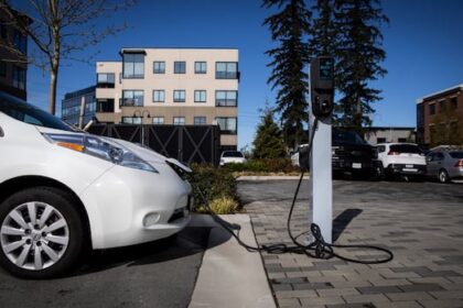 ottawa-provides-nearly-$227m-to-expand-ev-charging-stations-in-bc.