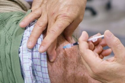 ontario-to-offer-rsv-vaccines-to-all-seniors-over-75-starting-this-fall