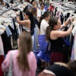 shoppers-endure-massive-crowds-for-aritzia-warehouse-sale-in-vancouver