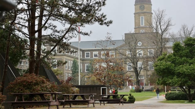 dalhousie-teaching-assistants,-part-time-instructors-approve-strike-mandate