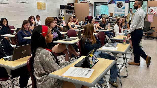 ontario’s-grade-10-financial-literacy-test-could-discourage-teens’-interest-in-personal-finances:-experts