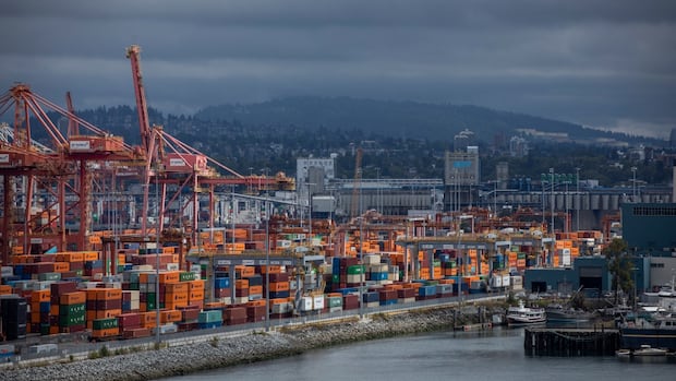 canadian-economy-shrinks-16%-in-2nd-quarter-as-us.-tariffs-squeeze-exports