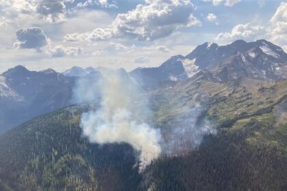 wildfire-leads-to-evacuation-alert,-closures-near-bc.’s-bugaboo-park
