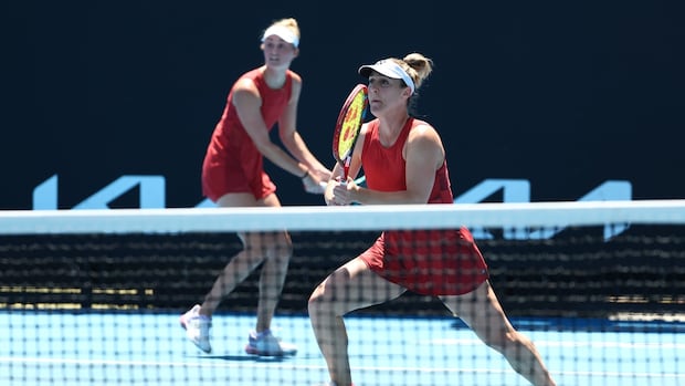 gabriela-dabrowski,-partner-routliffe-advance-to-3rd-round-in-us.-open-women’s-doubles