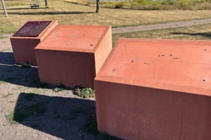 2-bronze-plaques-pried-off-their-bases-at-pei.’s-skmaqn-port-la-joye-fort-amherst-site