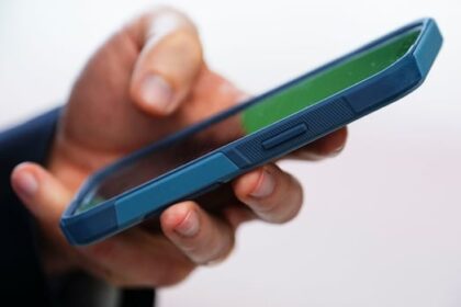 public-warned-of-potential-phone-scam-where-caller-impersonates-winnipeg-police