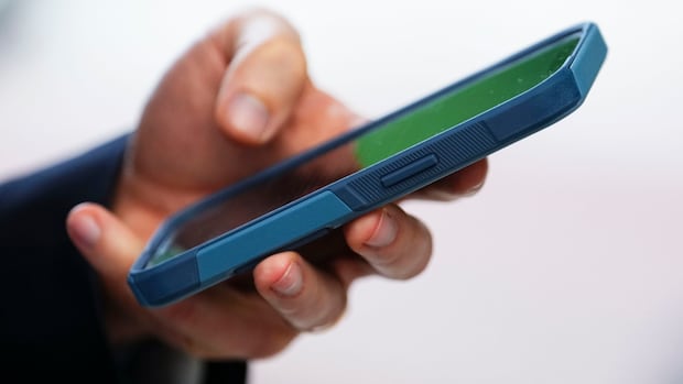 public-warned-of-potential-phone-scam-where-caller-impersonates-winnipeg-police