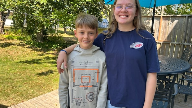 ‘i’m-dragging-myself-down-as-well’:-family’s-labour-day-beach-trip-nearly-ends-in-tragedy