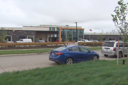 new-winnipeg-french-immersion-school-welcomes-students-in-sage-creek-neighbourhood