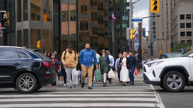 is-remote-work-gone-for-good?-more-canadians-are-commuting-whether-they-want-to-or-not